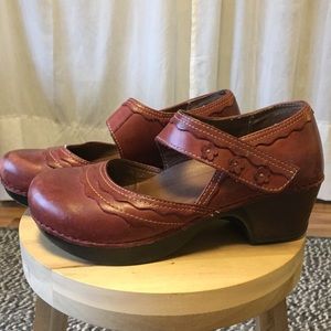 Dansko Mary-Janes. Size 38.
